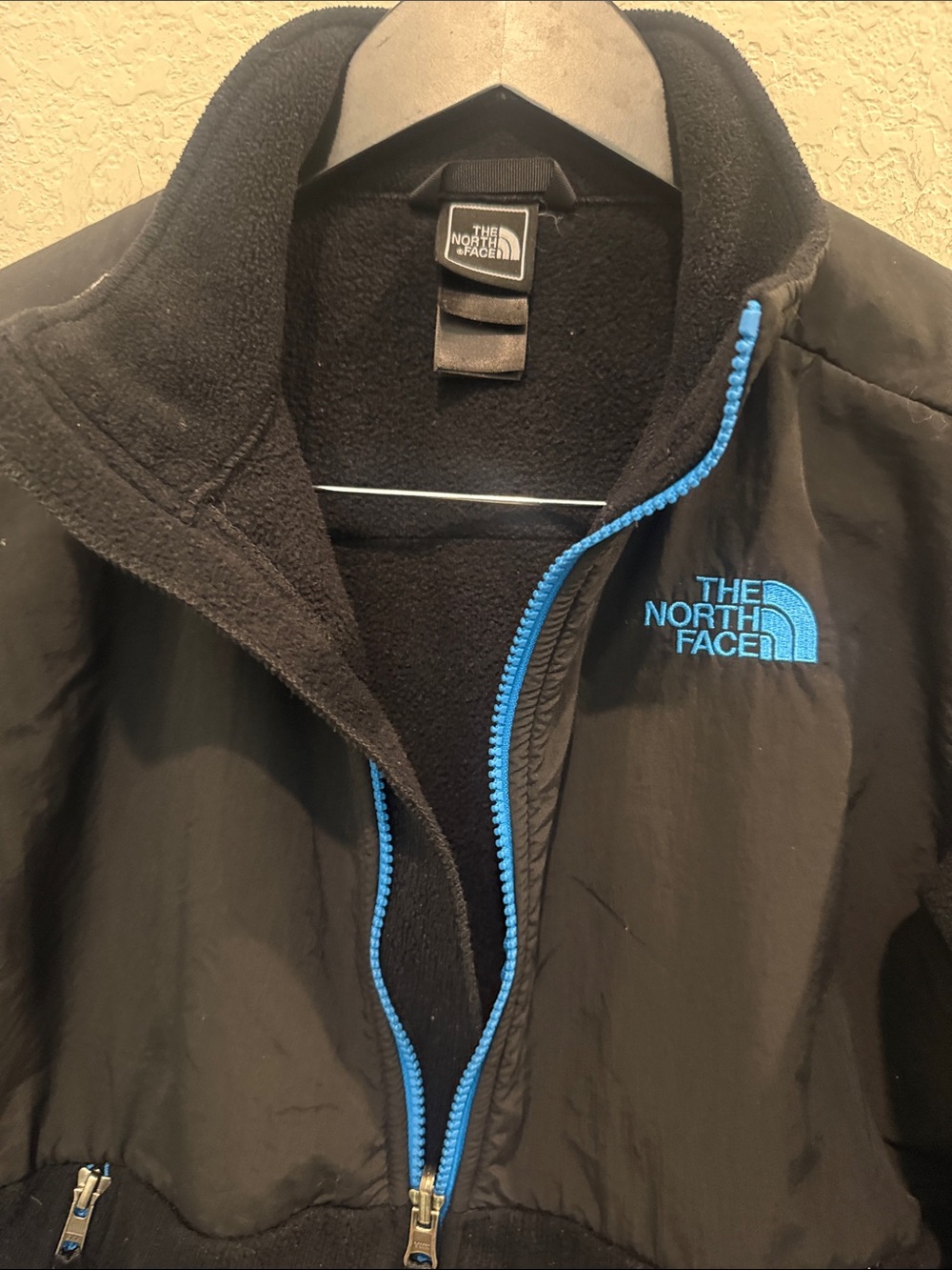 The North Face Black Fleece Jacket with Bright Blue Zipper and Logo L 14/16 - Picture 7 of 10